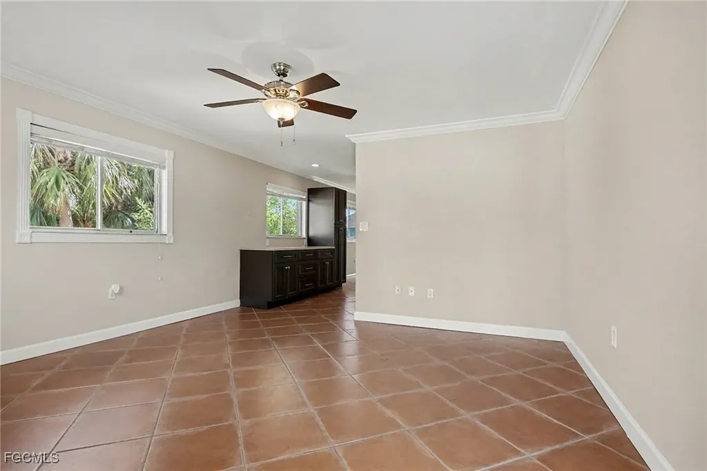 8127 Country Road Fort Myers FL 33919
