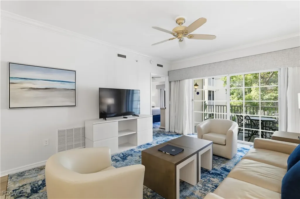 221 9th Street S Naples FL 34102