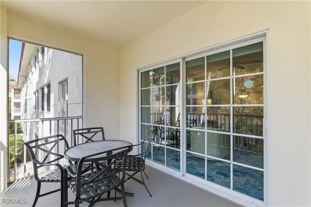 221 9th Street S Naples FL 34102