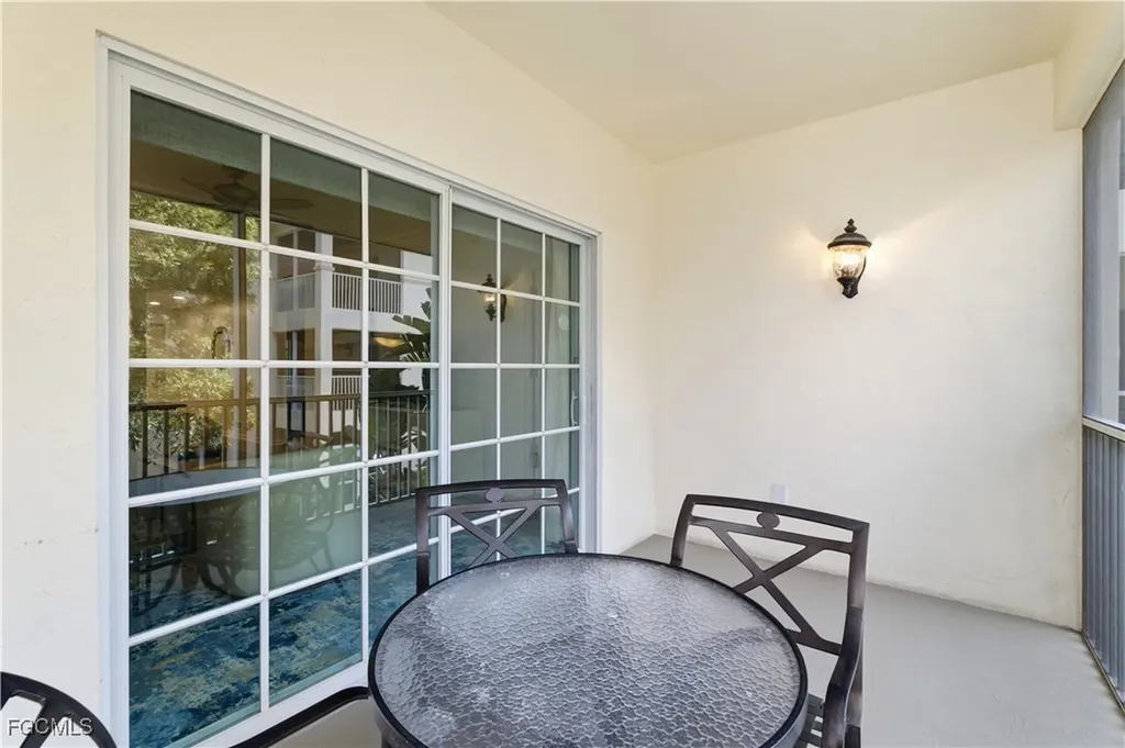 221 9th Street S Naples FL 34102