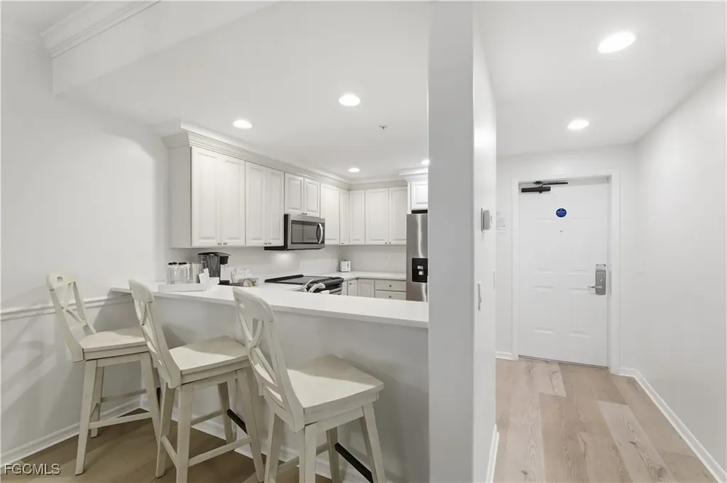 221 9th Street S Naples FL 34102