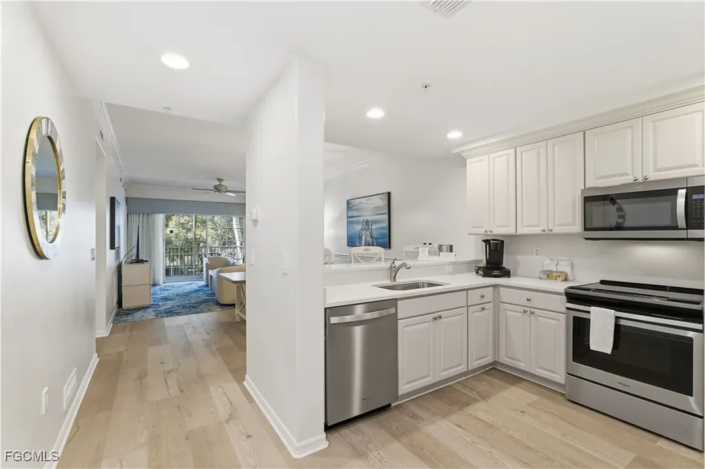 221 9th Street S Naples FL 34102