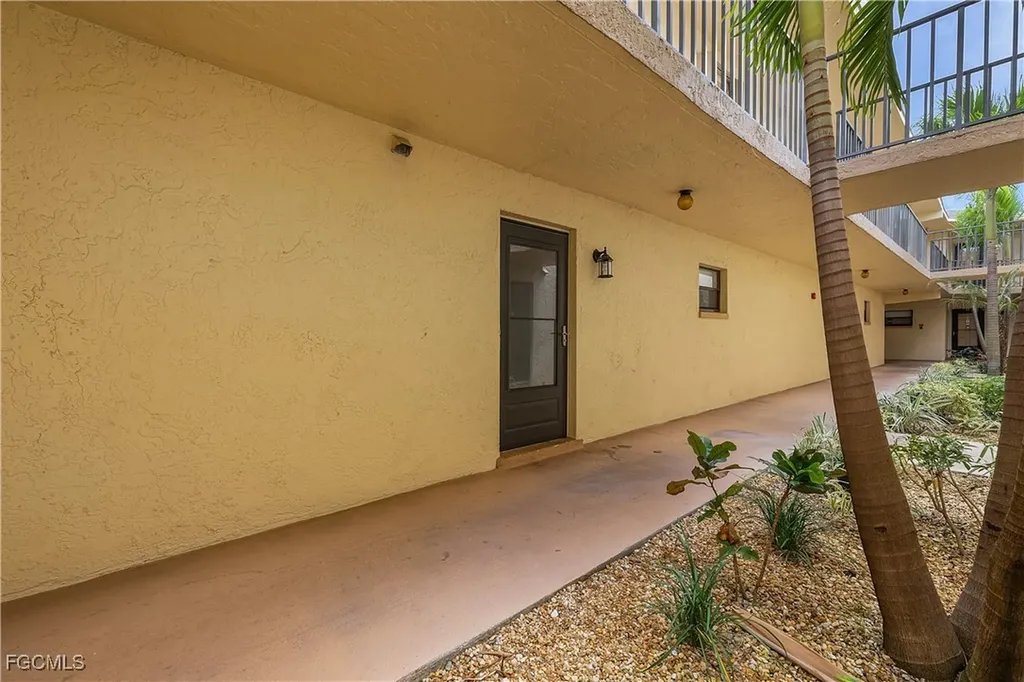 12501 Mcgregor Boulevard Fort Myers FL 33919