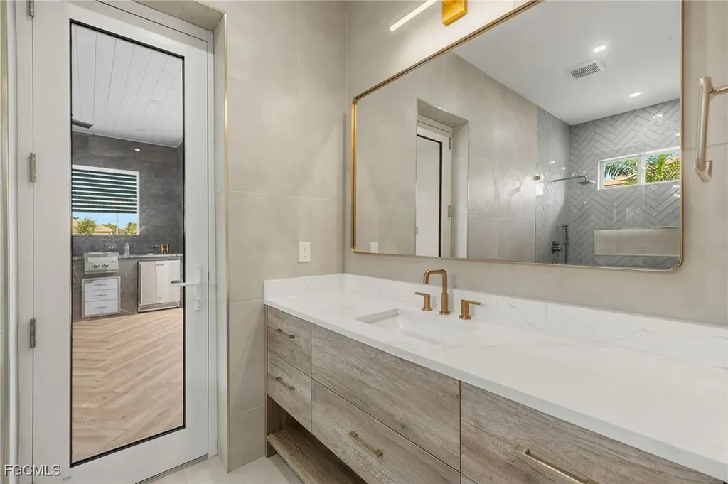 816 NW 39th Avenue Cape Coral FL 33993