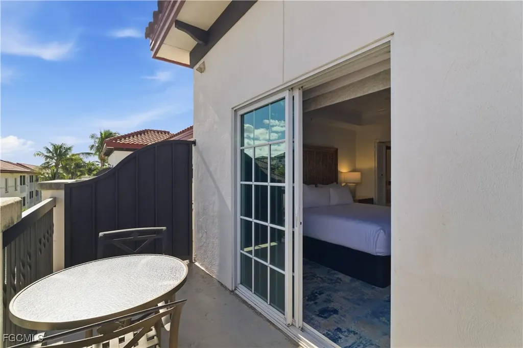 221 9th Street S Naples FL 34102