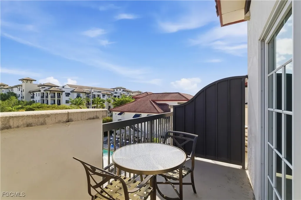 221 9th Street S Naples FL 34102