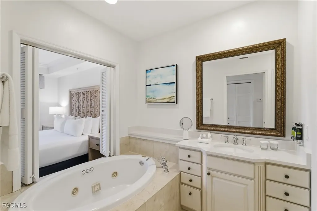 221 9th Street S Naples FL 34102