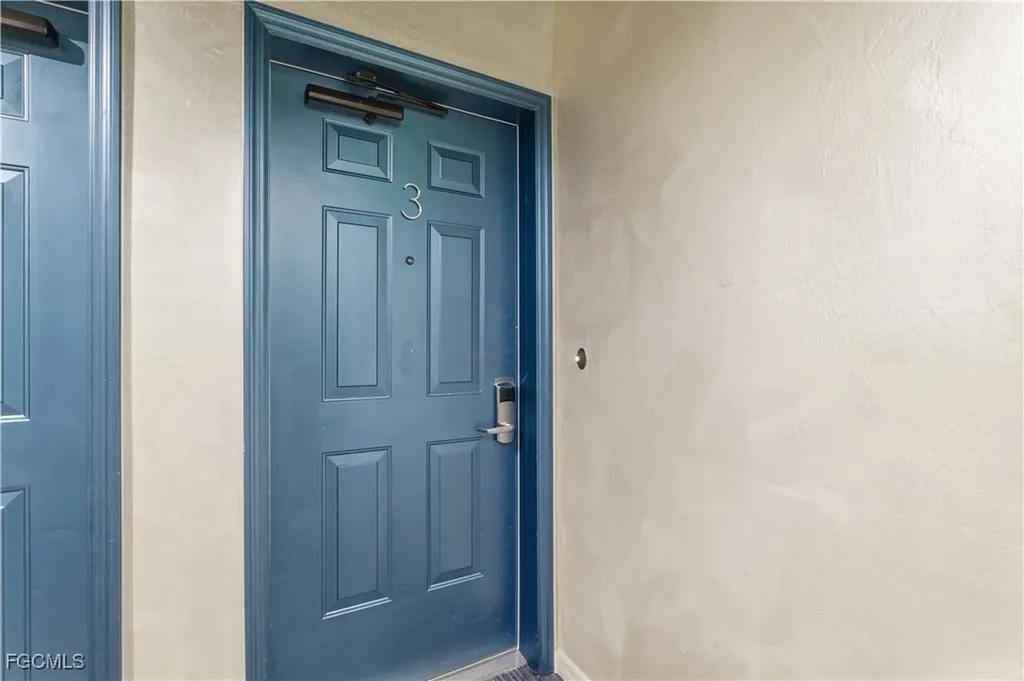 221 9th Street S Naples FL 34102