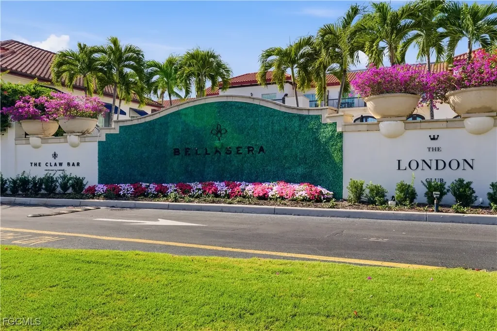 221 9th Street S Naples FL 34102