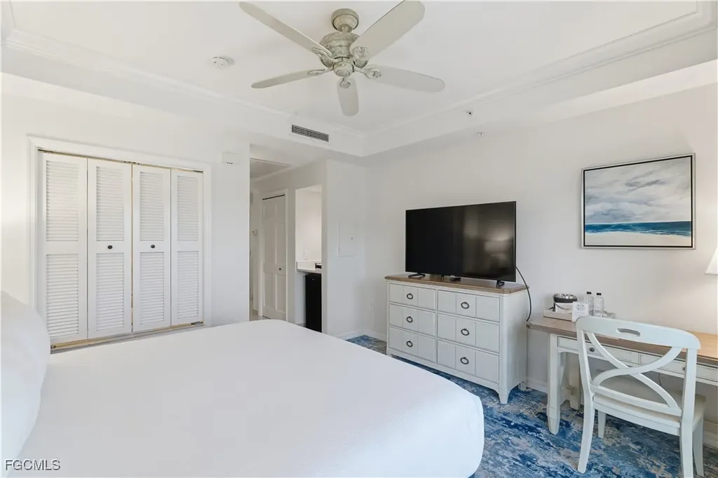 221 9th Street S Naples FL 34102