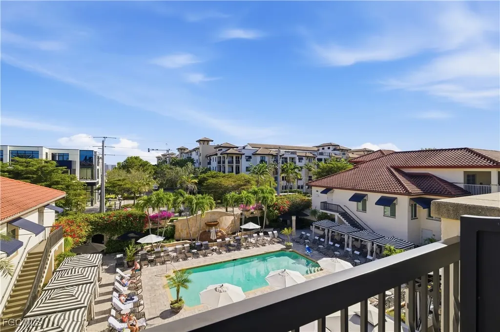 221 9th Street S Naples FL 34102