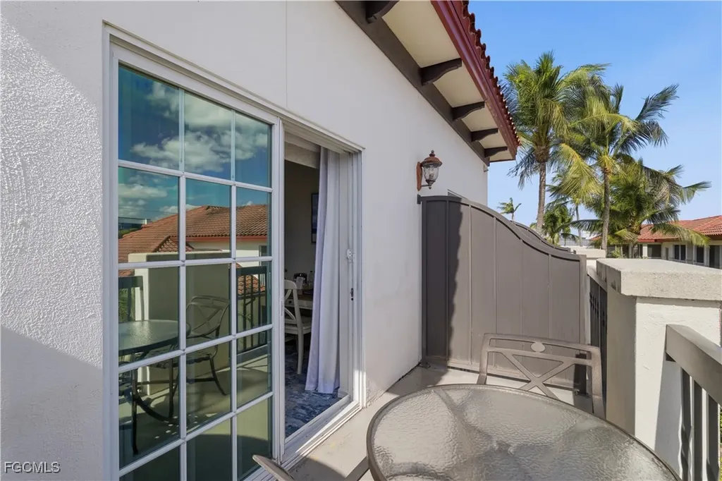 221 9th Street S Naples FL 34102