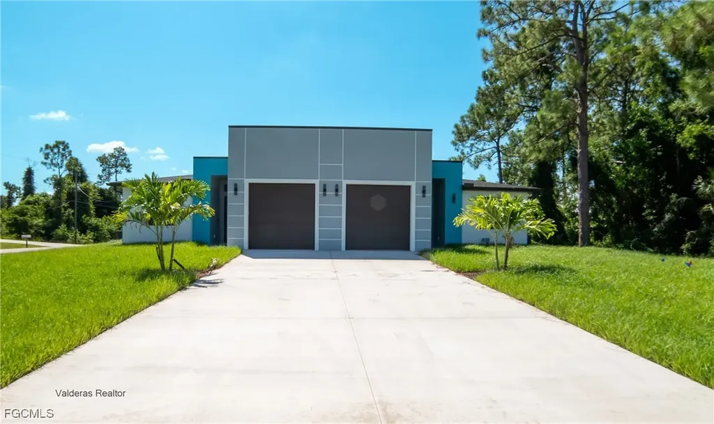 2401/2403 Matena Avenue S Lehigh Acres FL 33973