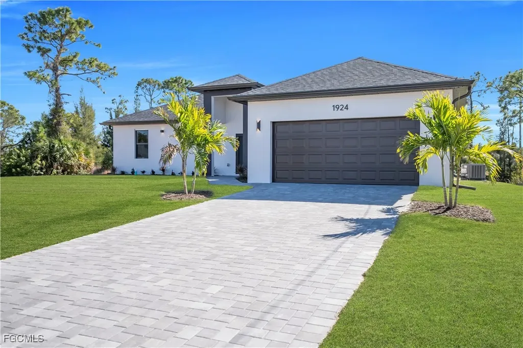 1924 NE 33rd Lane Cape Coral FL 33909