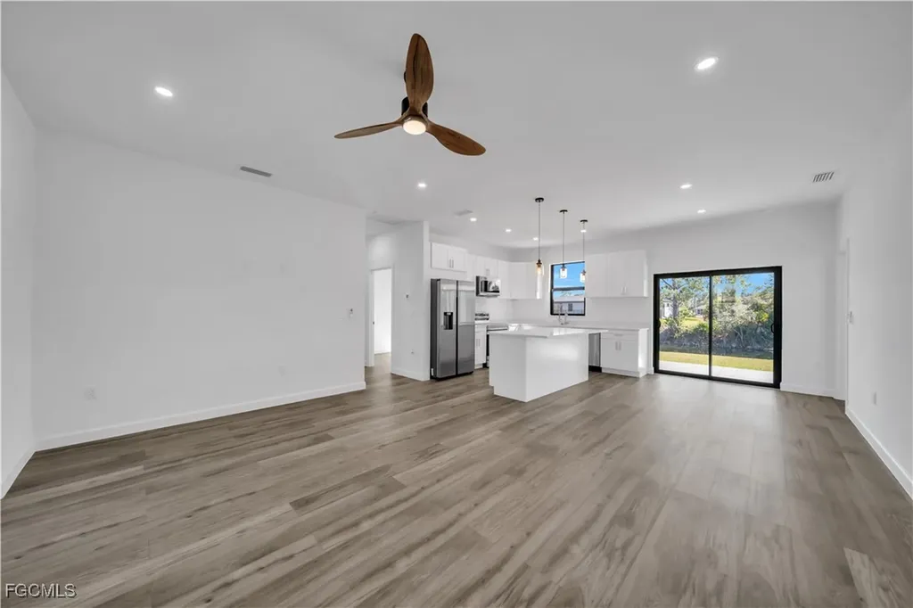 1924 NE 33rd Lane Cape Coral FL 33909