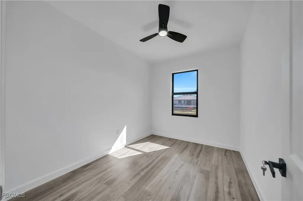 1924 NE 33rd Lane Cape Coral FL 33909