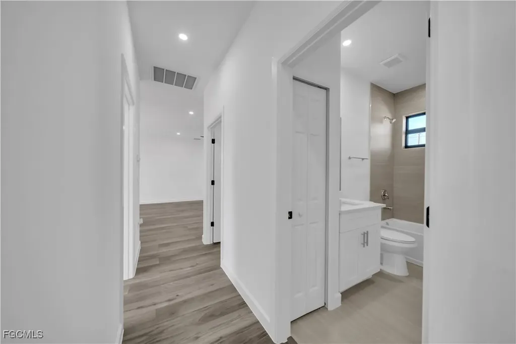 1924 NE 33rd Lane Cape Coral FL 33909