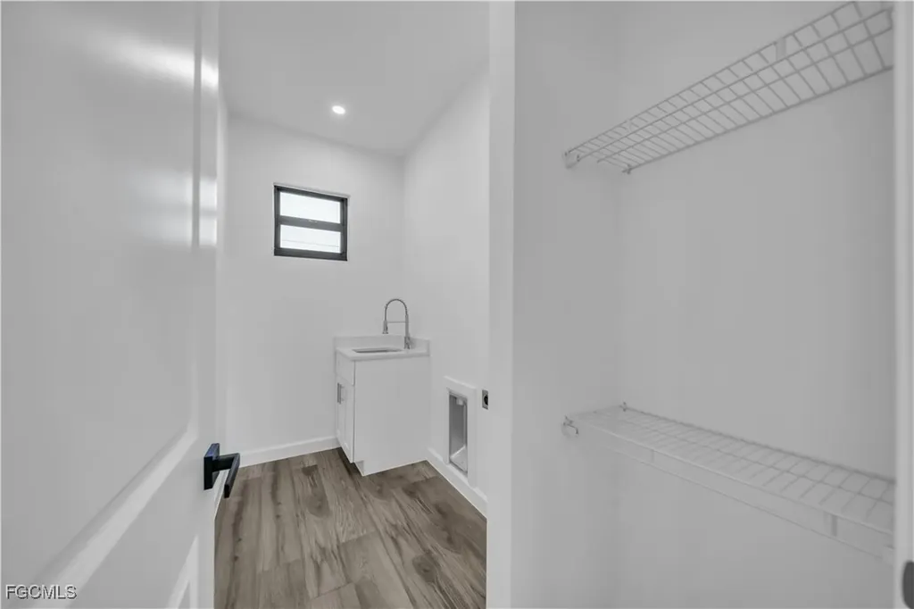 1924 NE 33rd Lane Cape Coral FL 33909