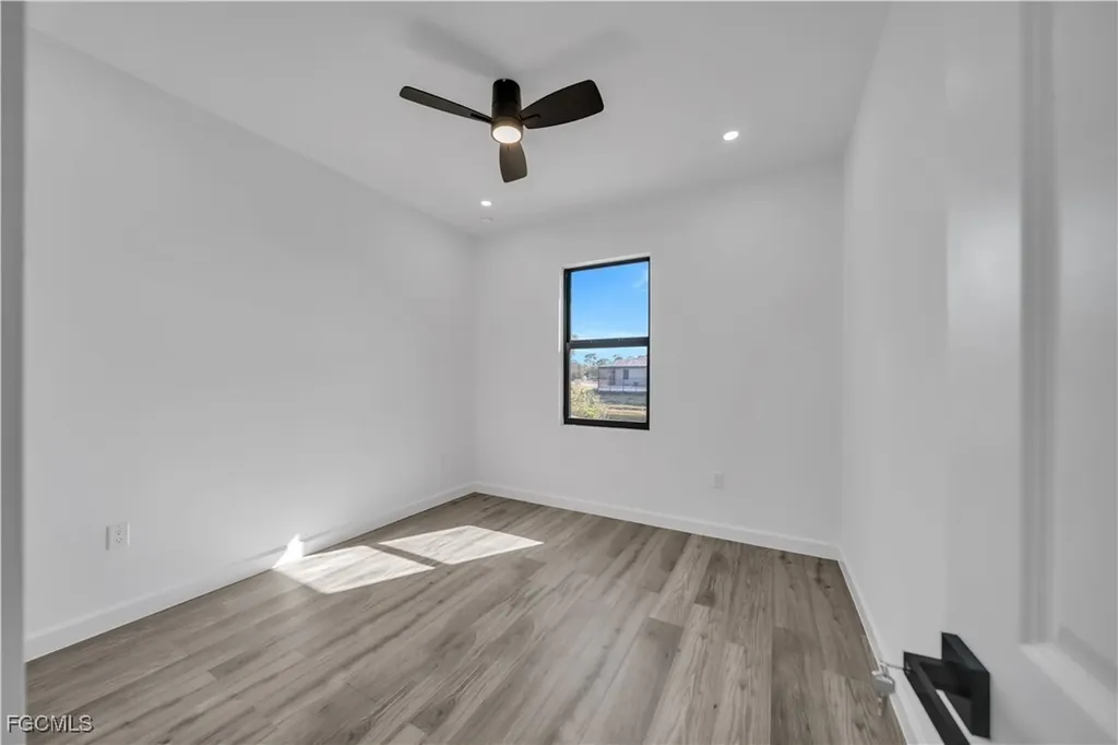 1924 NE 33rd Lane Cape Coral FL 33909