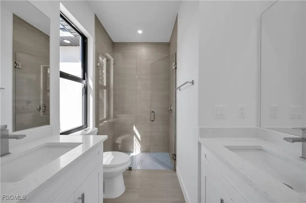 1924 NE 33rd Lane Cape Coral FL 33909