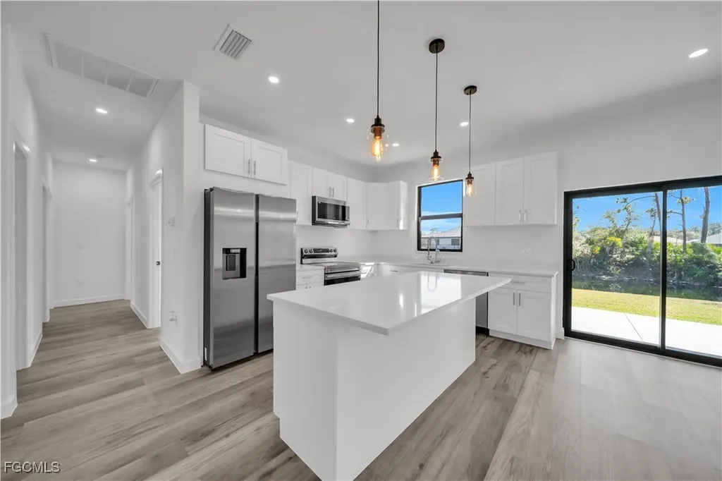 1924 NE 33rd Lane Cape Coral FL 33909