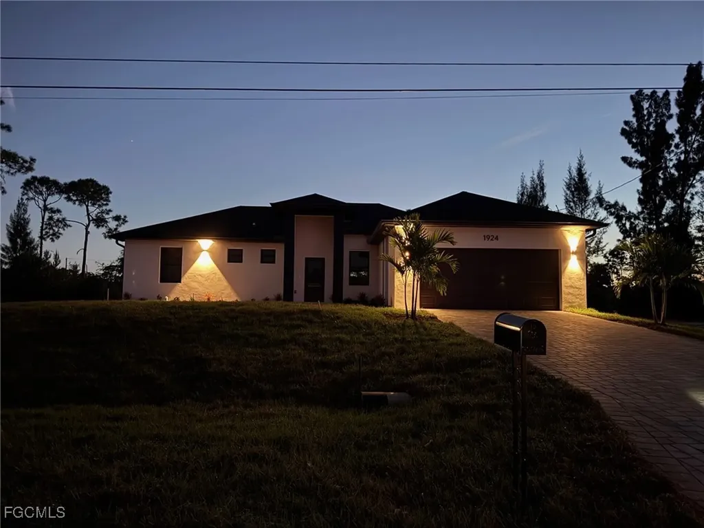 1924 NE 33rd Lane Cape Coral FL 33909