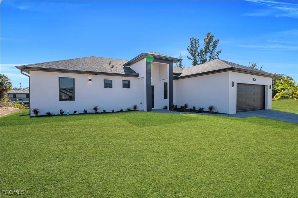 1924 NE 33rd Lane Cape Coral FL 33909