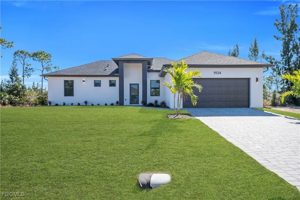 1924 NE 33rd Lane Cape Coral FL 33909