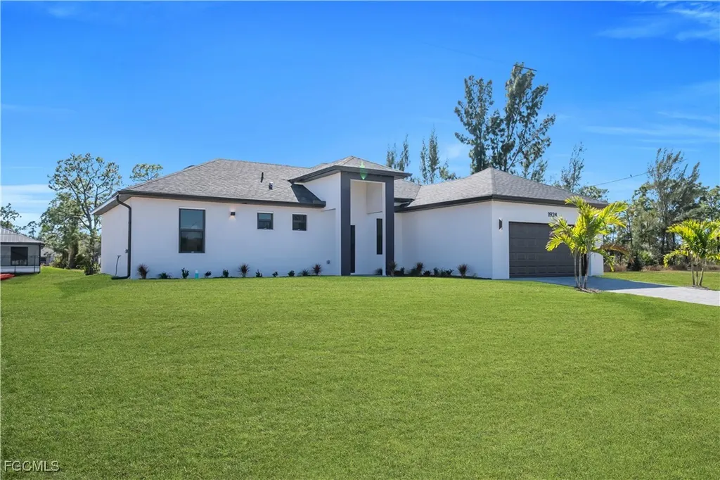 1924 NE 33rd Lane Cape Coral FL 33909