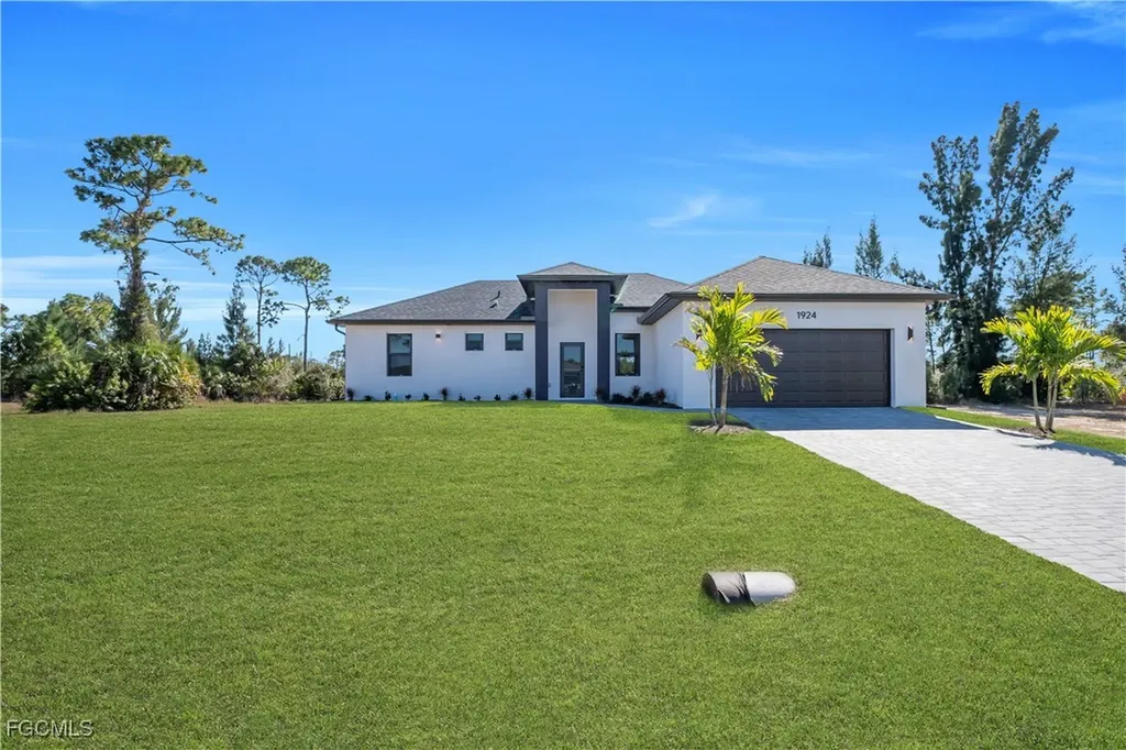 1924 NE 33rd Lane Cape Coral FL 33909