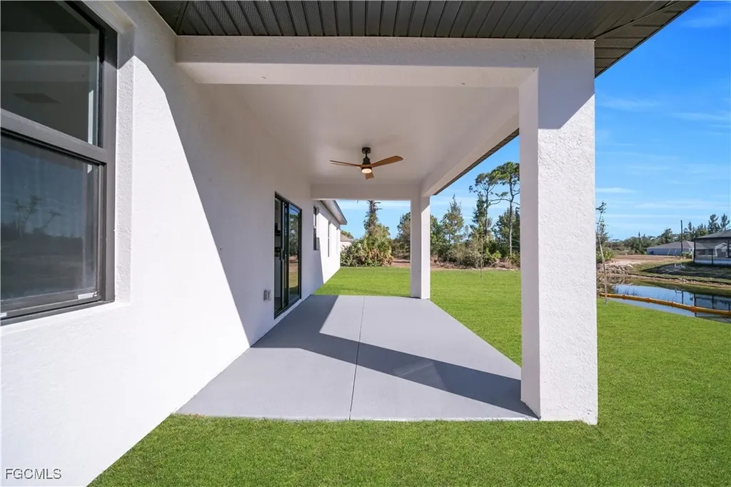 1924 NE 33rd Lane Cape Coral FL 33909