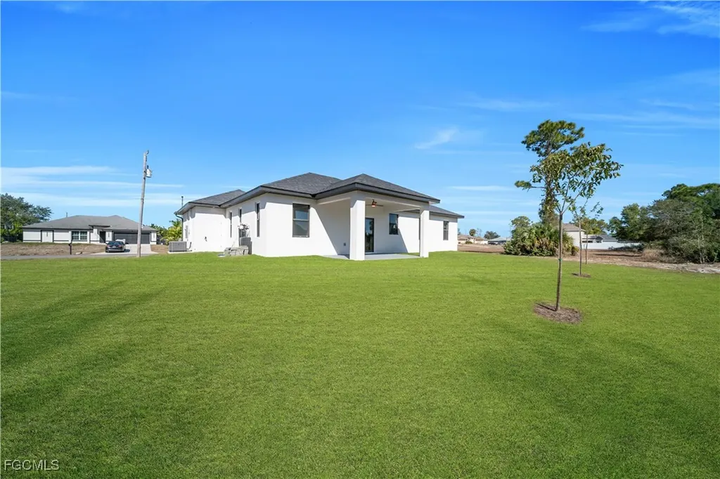 1924 NE 33rd Lane Cape Coral FL 33909