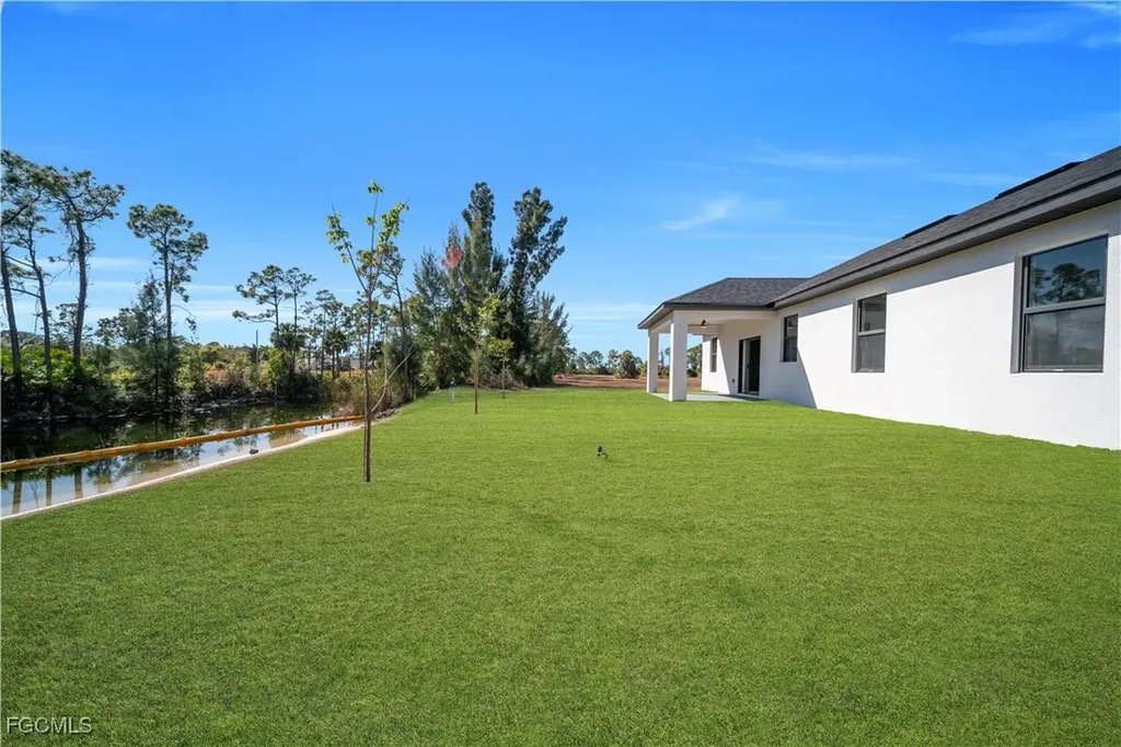 1924 NE 33rd Lane Cape Coral FL 33909