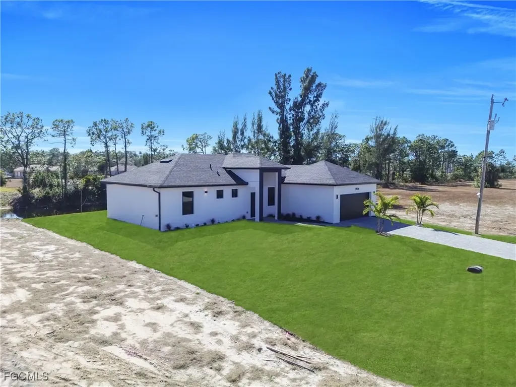 1924 NE 33rd Lane Cape Coral FL 33909
