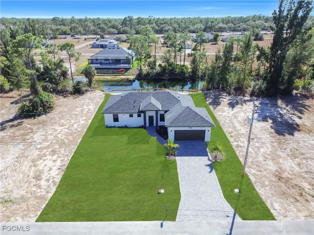 1924 NE 33rd Lane Cape Coral FL 33909