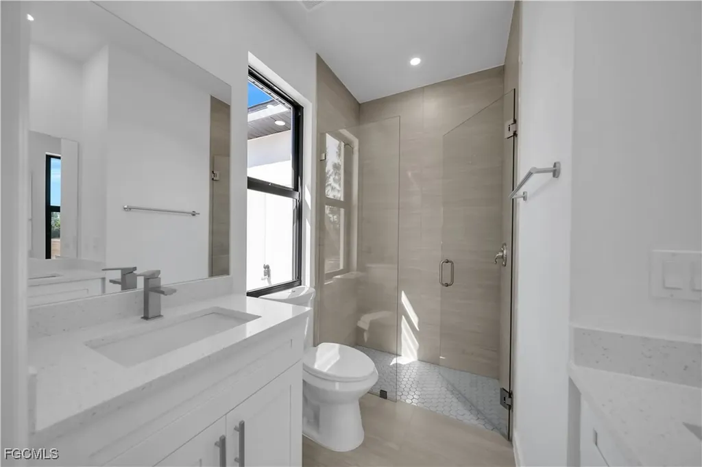 1924 NE 33rd Lane Cape Coral FL 33909