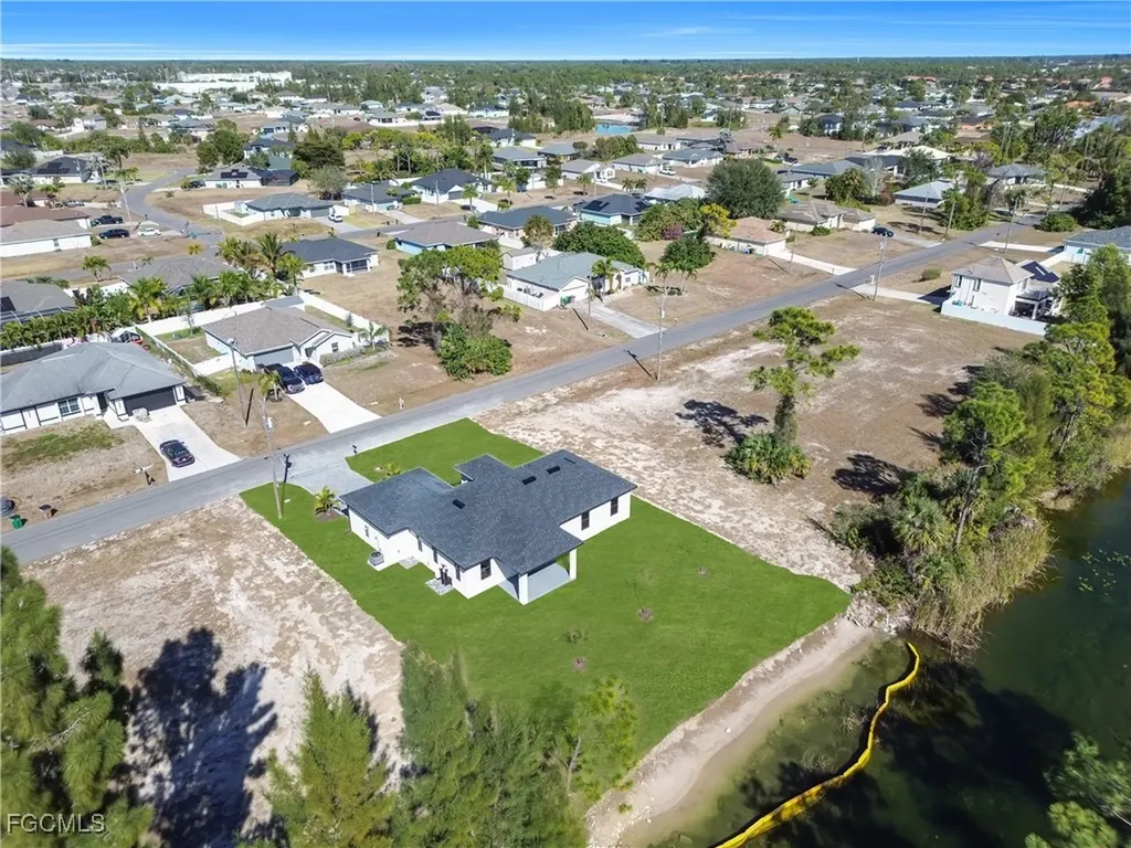 1924 NE 33rd Lane Cape Coral FL 33909