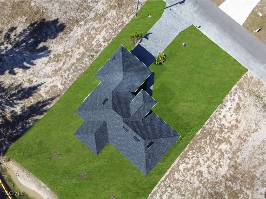 1924 NE 33rd Lane Cape Coral FL 33909