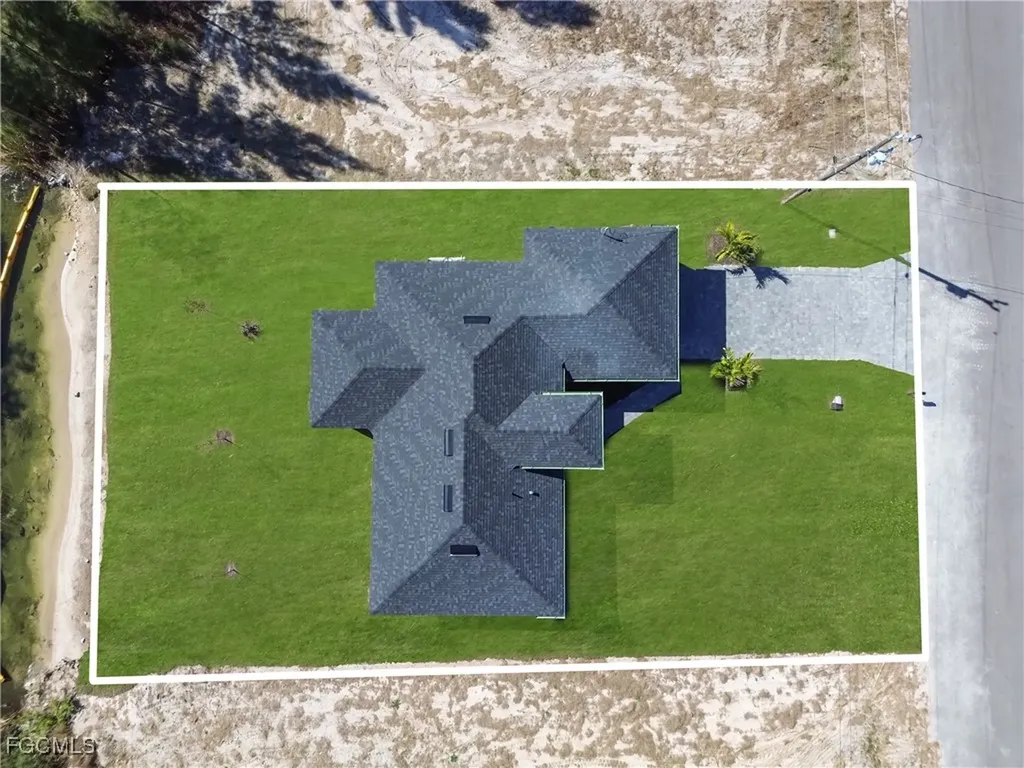 1924 NE 33rd Lane Cape Coral FL 33909