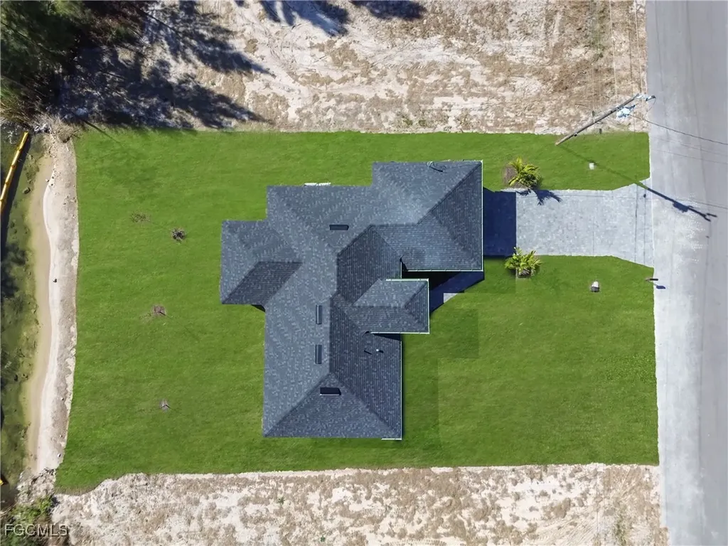 1924 NE 33rd Lane Cape Coral FL 33909