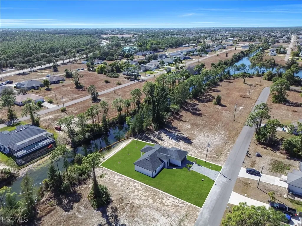 1924 NE 33rd Lane Cape Coral FL 33909