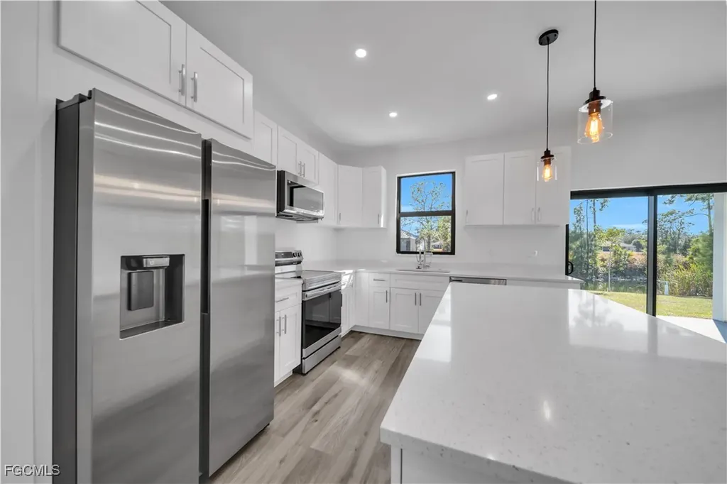 1924 NE 33rd Lane Cape Coral FL 33909