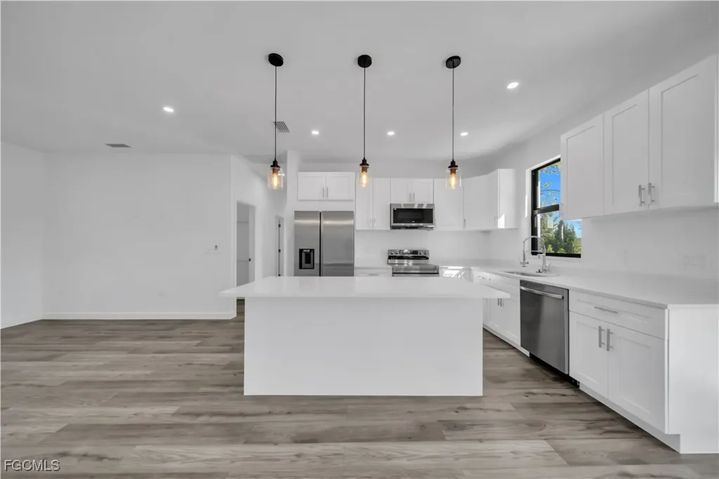 1924 NE 33rd Lane Cape Coral FL 33909