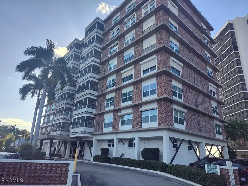 2350 W 1st Street Fort Myers FL 33901