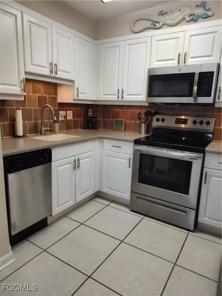 2350 W 1st Street Fort Myers FL 33901