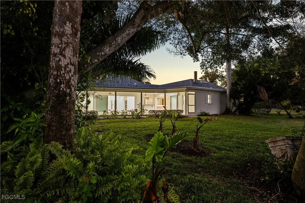 640 Jacana Circle Naples FL 34105