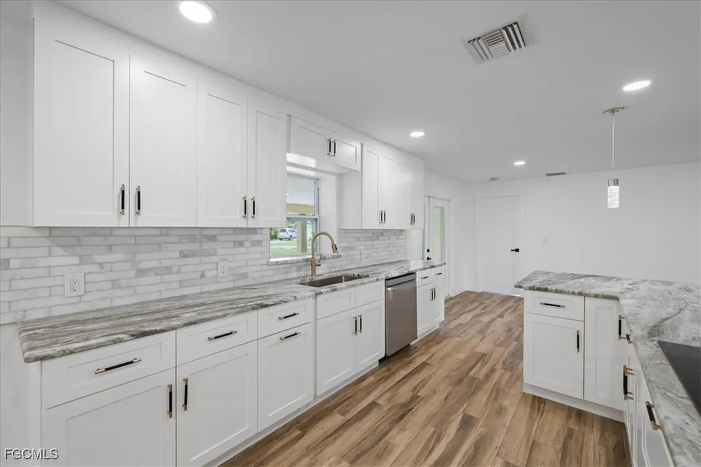 158 Dow Lane North Fort Myers FL 33917