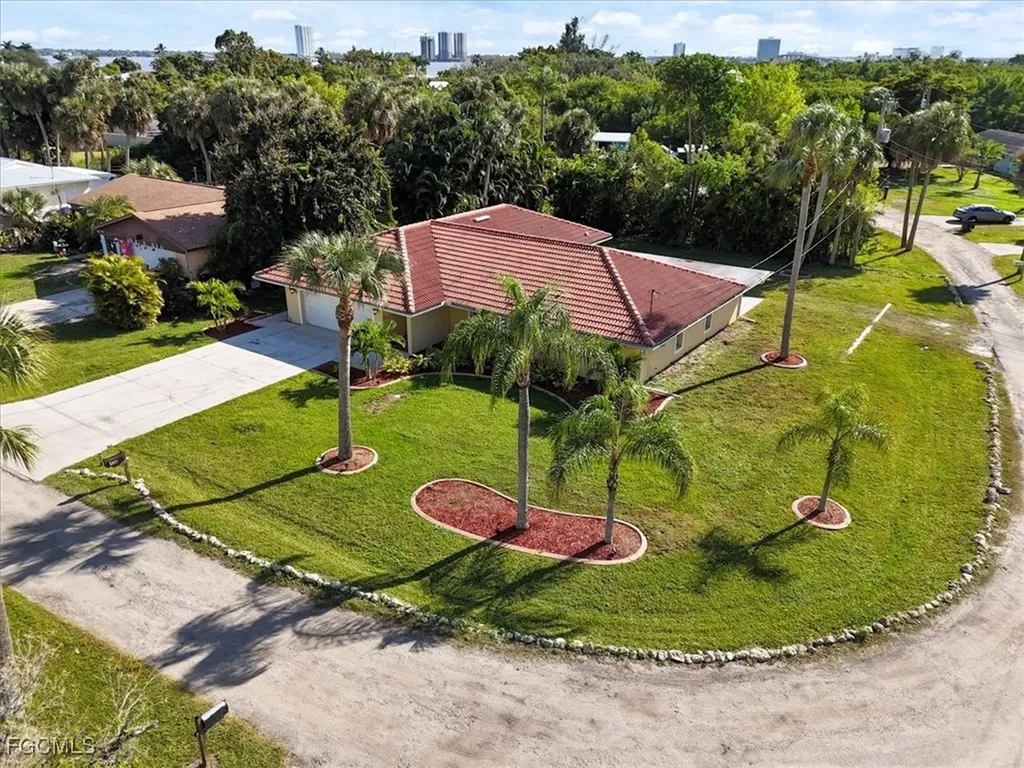 158 Dow Lane North Fort Myers FL 33917