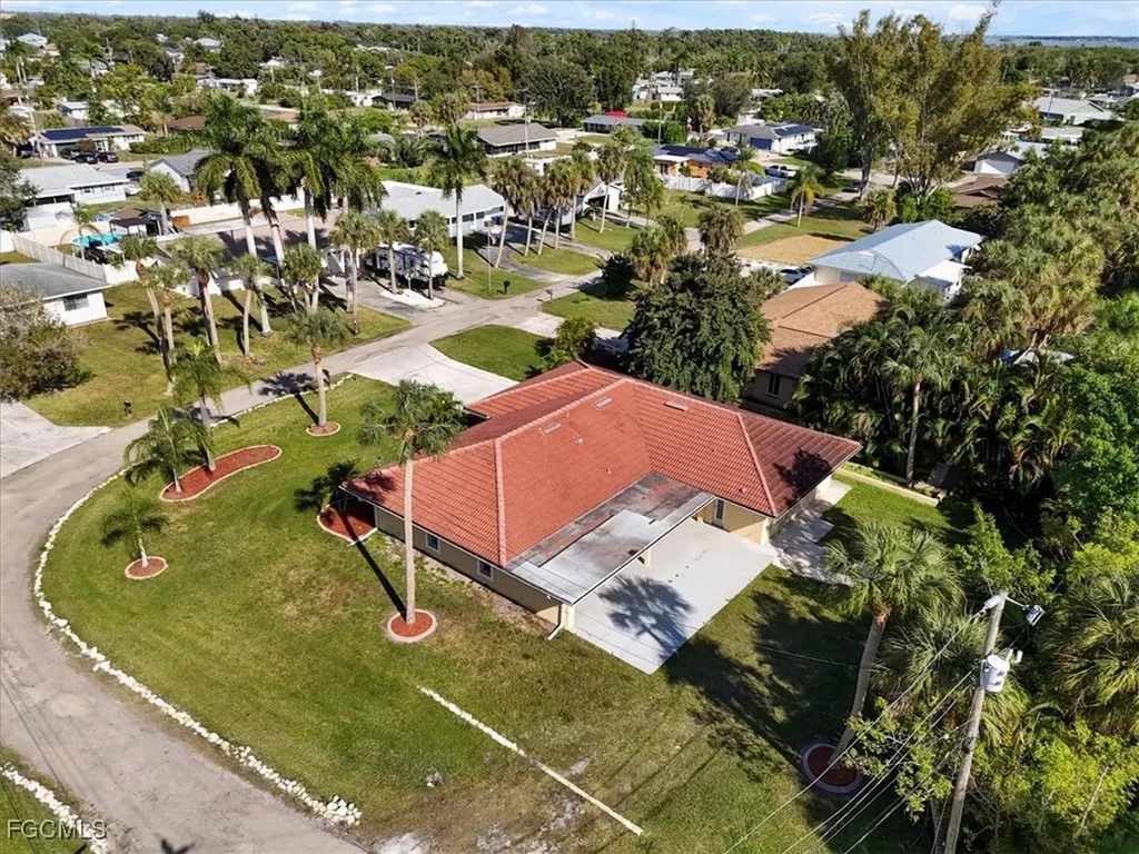 158 Dow Lane North Fort Myers FL 33917