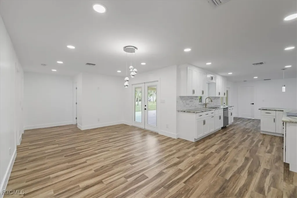 158 Dow Lane North Fort Myers FL 33917